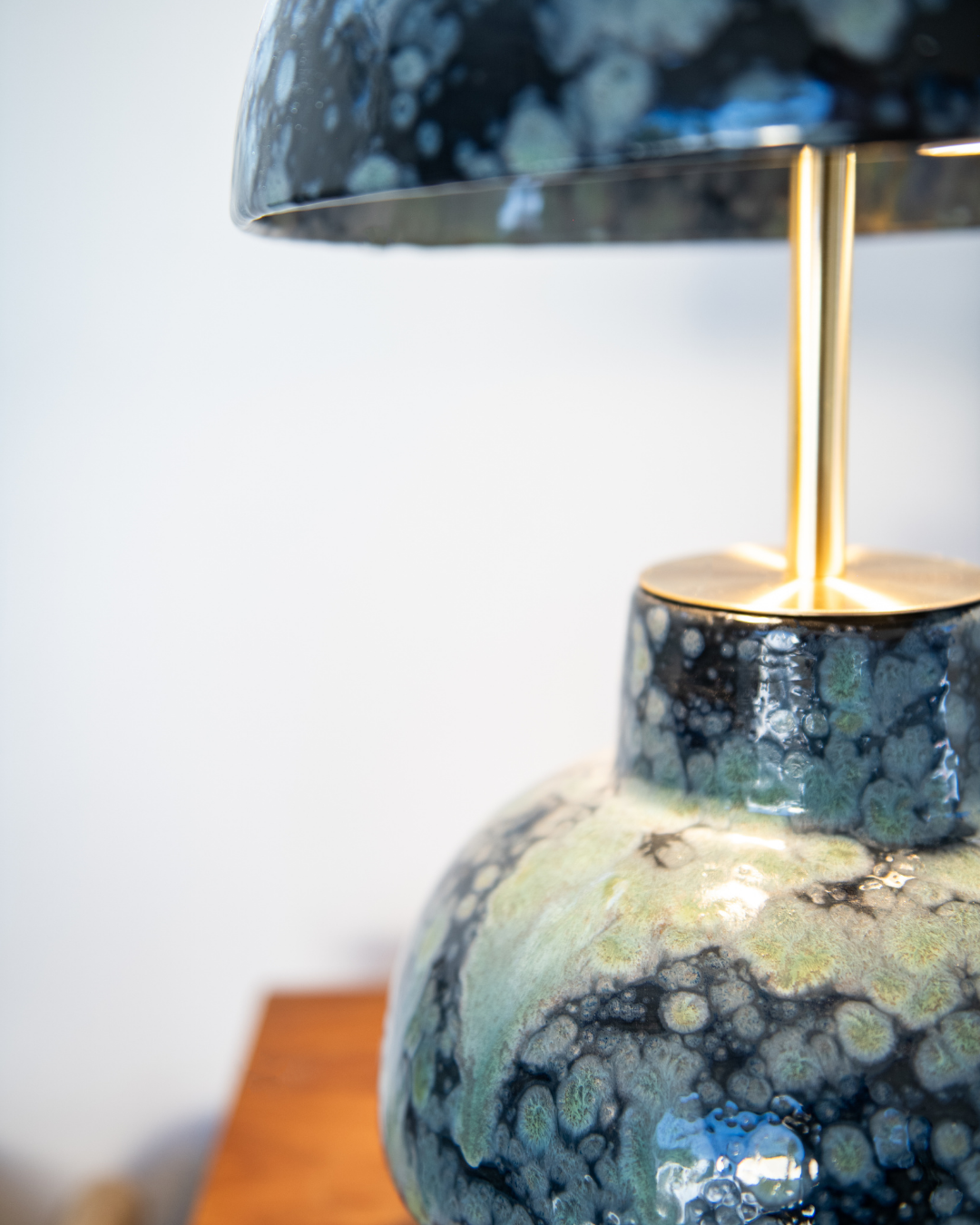 Iconic Obsidian Mushroom Table Lamp