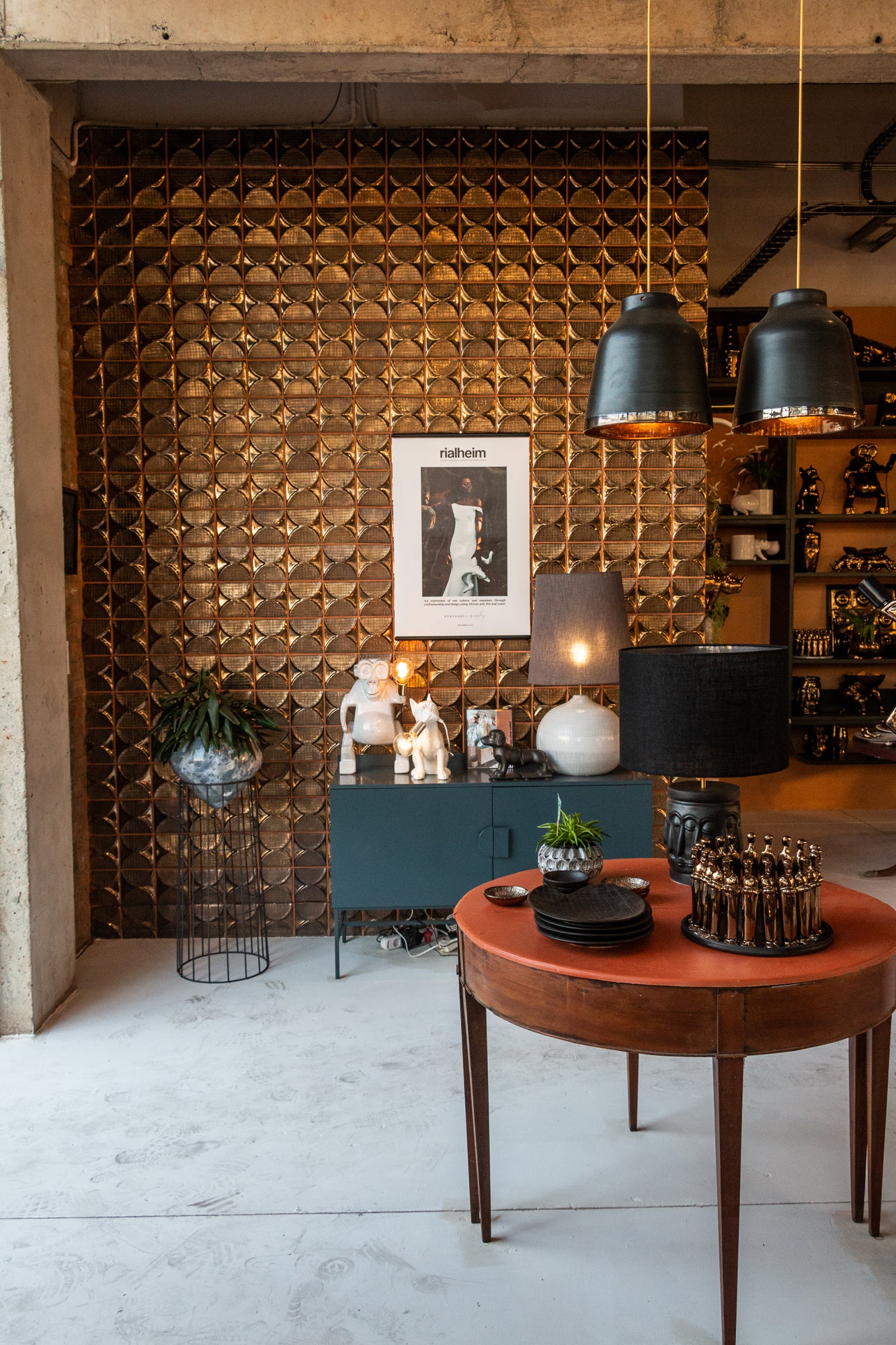 Lips & Circle Tile