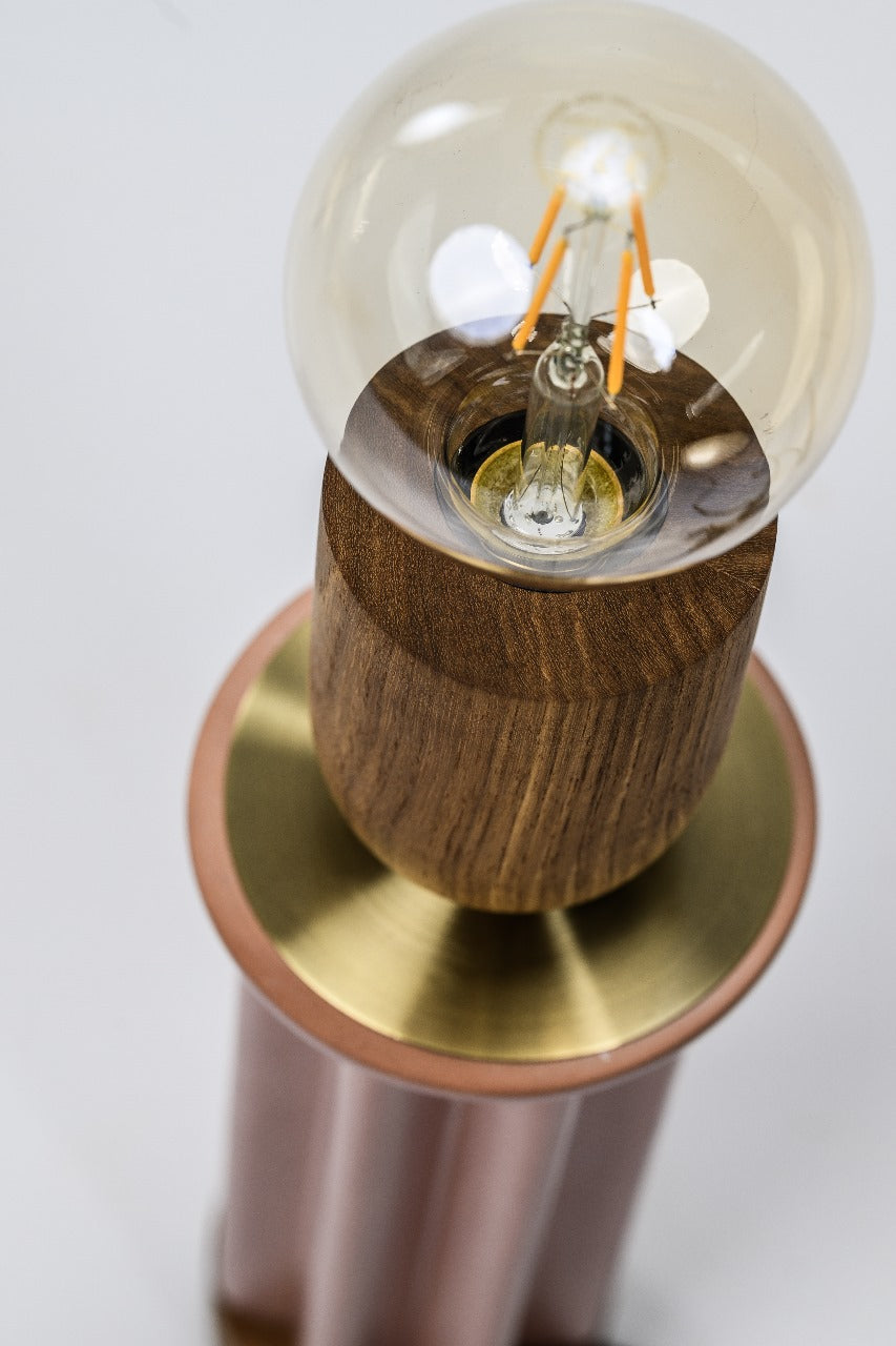 Scallop table lamp in pink and wood