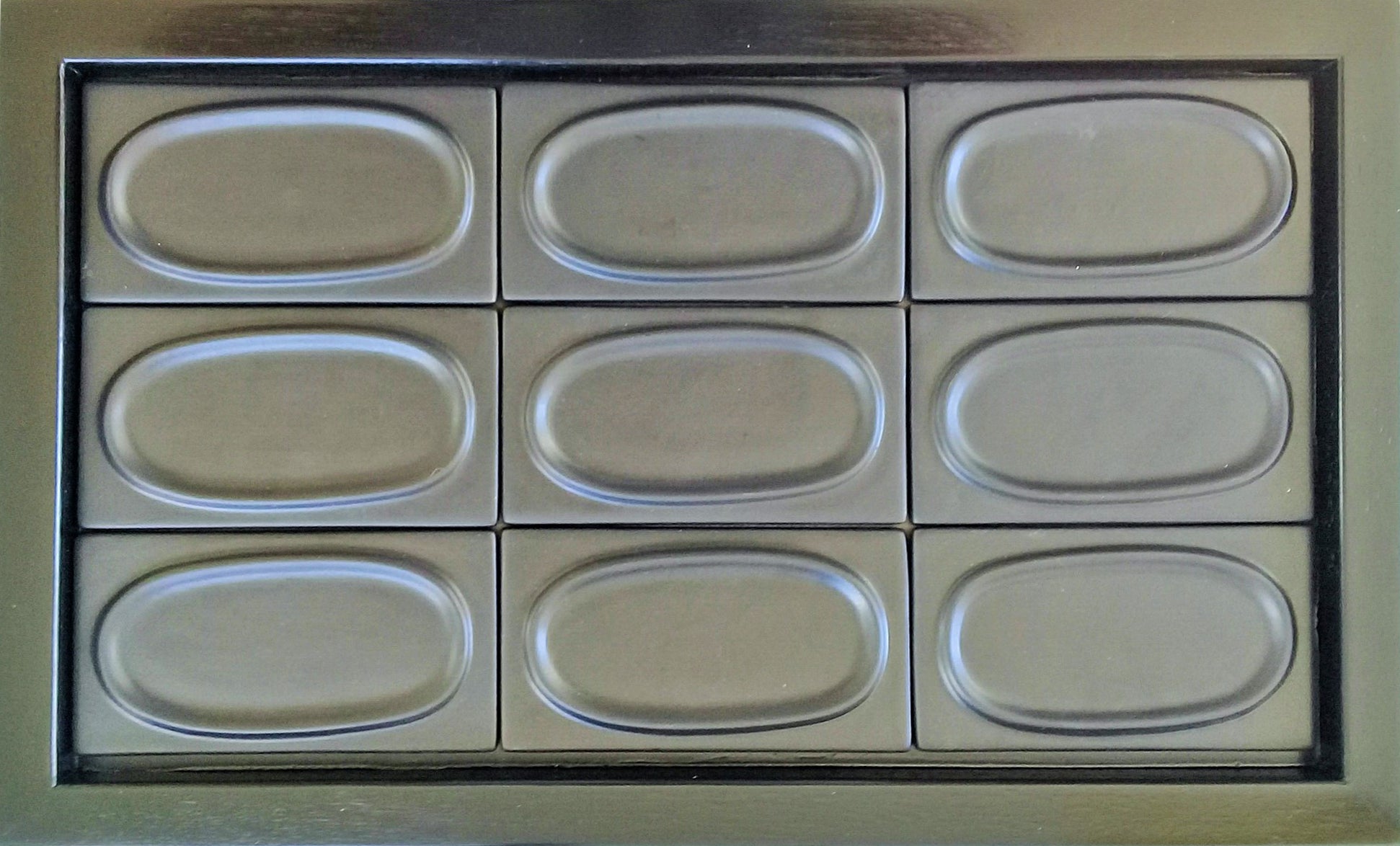 rialheim loop Tiles black in frame