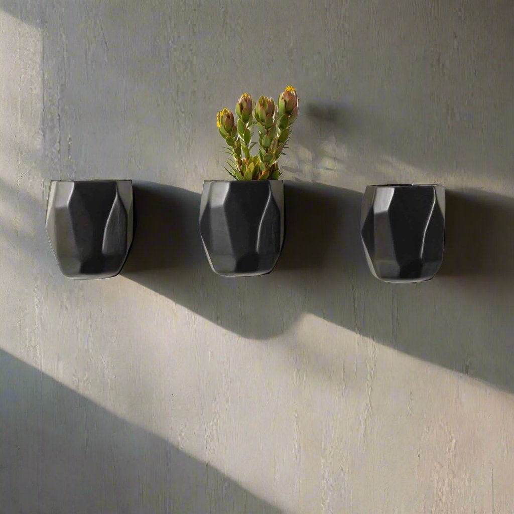 MOONROCK PLANTER LARGE - Rialheim