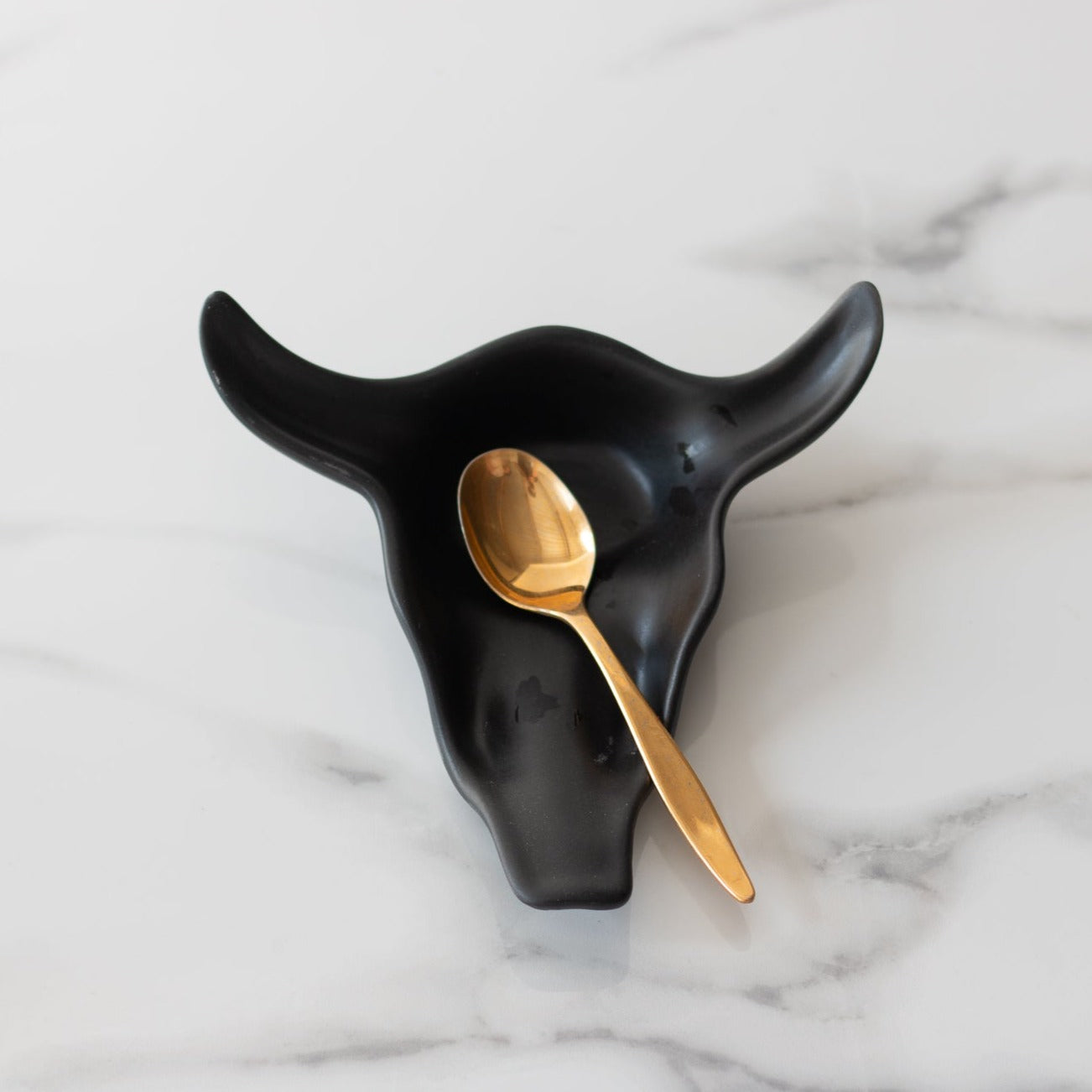 Rialheim_homedecor_skull_teaspoonholdergifting_gifts_motherday_birthdays_skull_ceramics