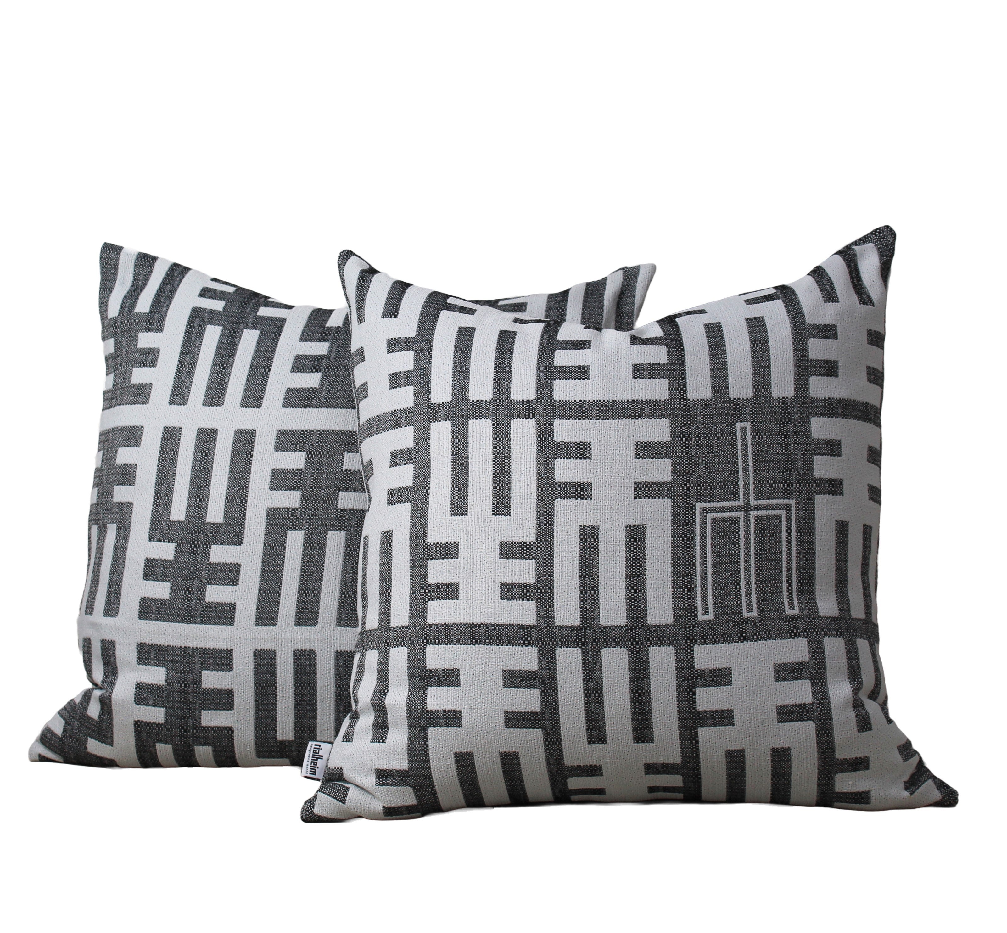 Rialheim Reversable Woven Totem Monogram 60x60 - Rialheim