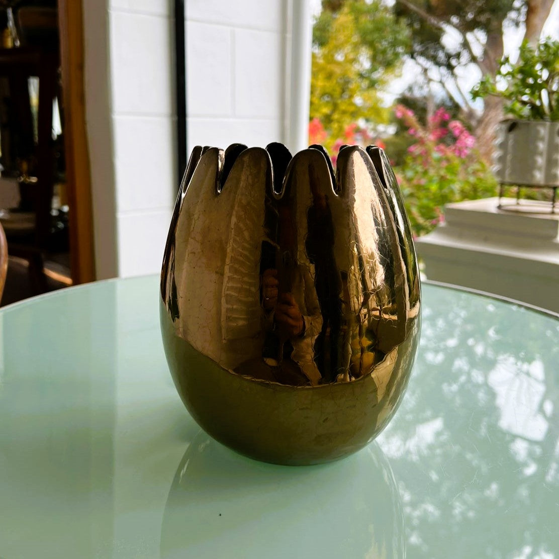 SCALLOP VASE