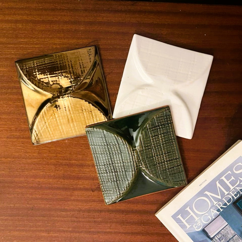 LIPS & CIRCLE TILE - 1 tile