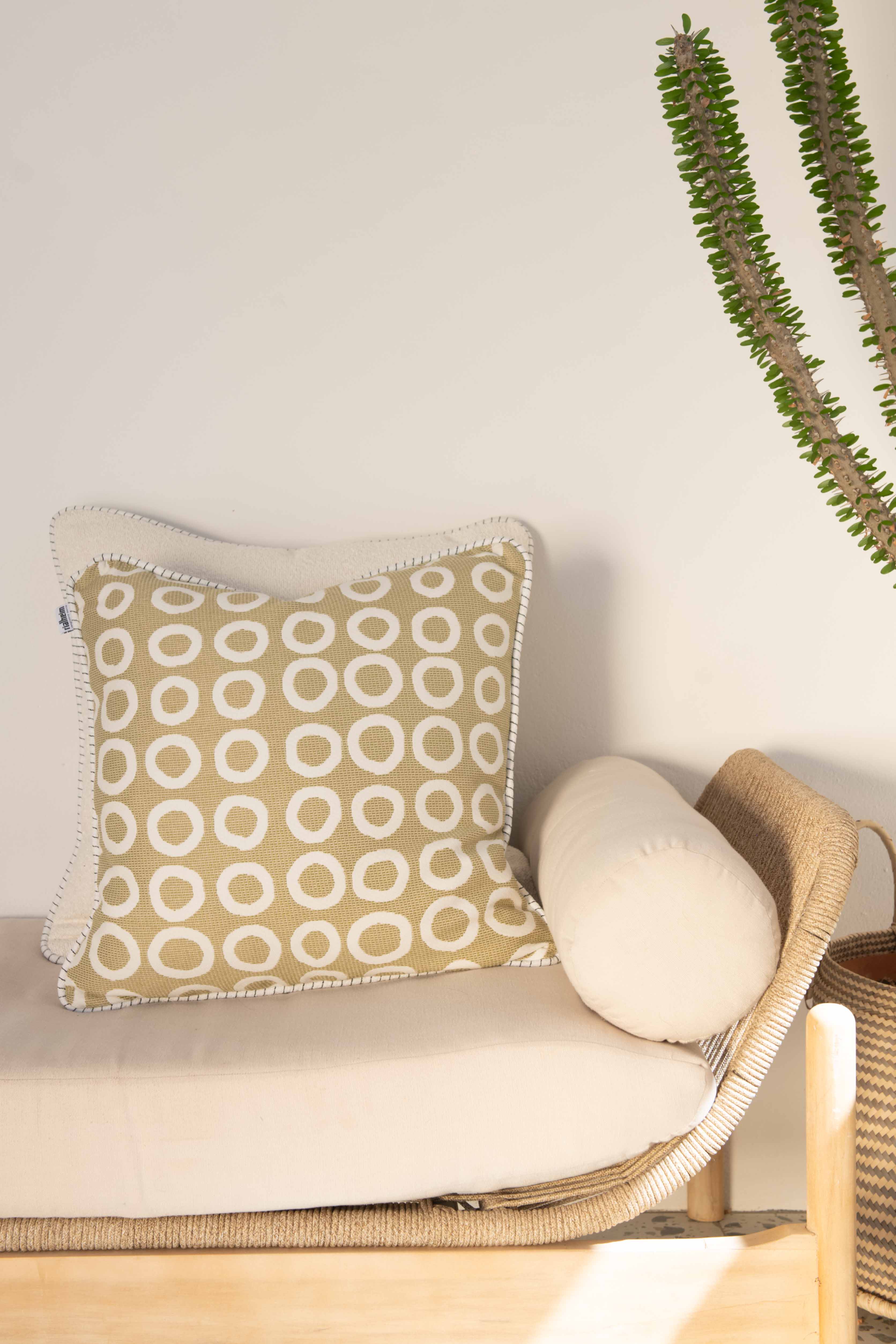 DBL Sided Woven Sucker Scatter & Inner 60cm X 60cm