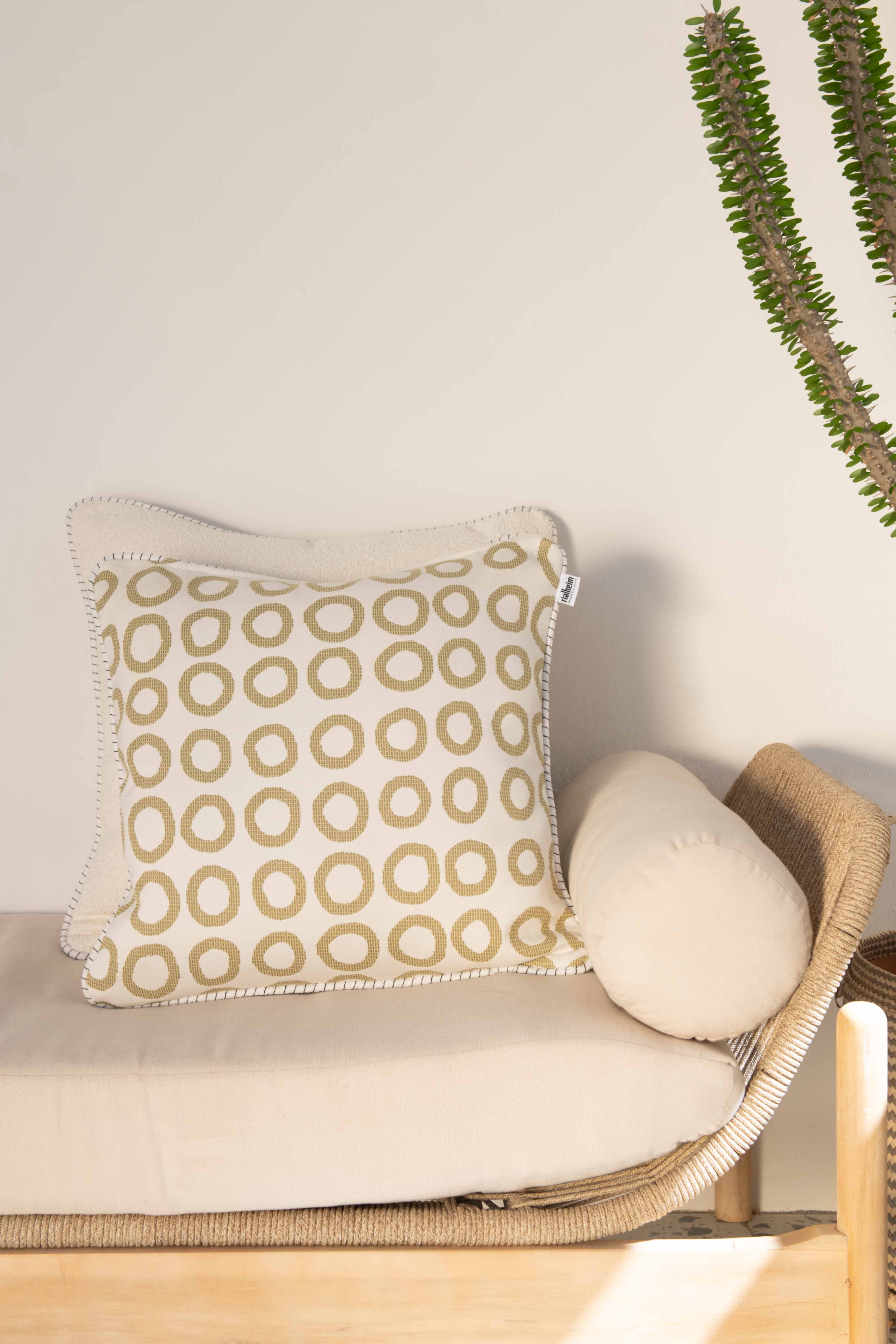 DBL Sided Woven Sucker Scatter & Inner 60cm X 60cm