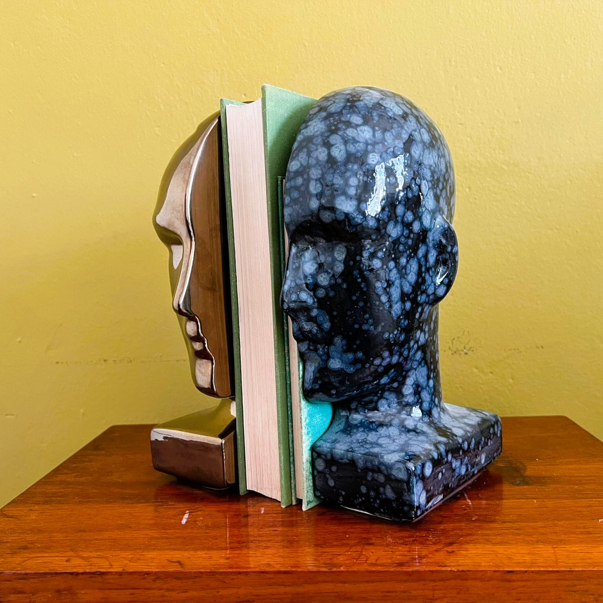 ARTIFICIAL INTELEGENCE BOOK ENDS - OBSIDIAN