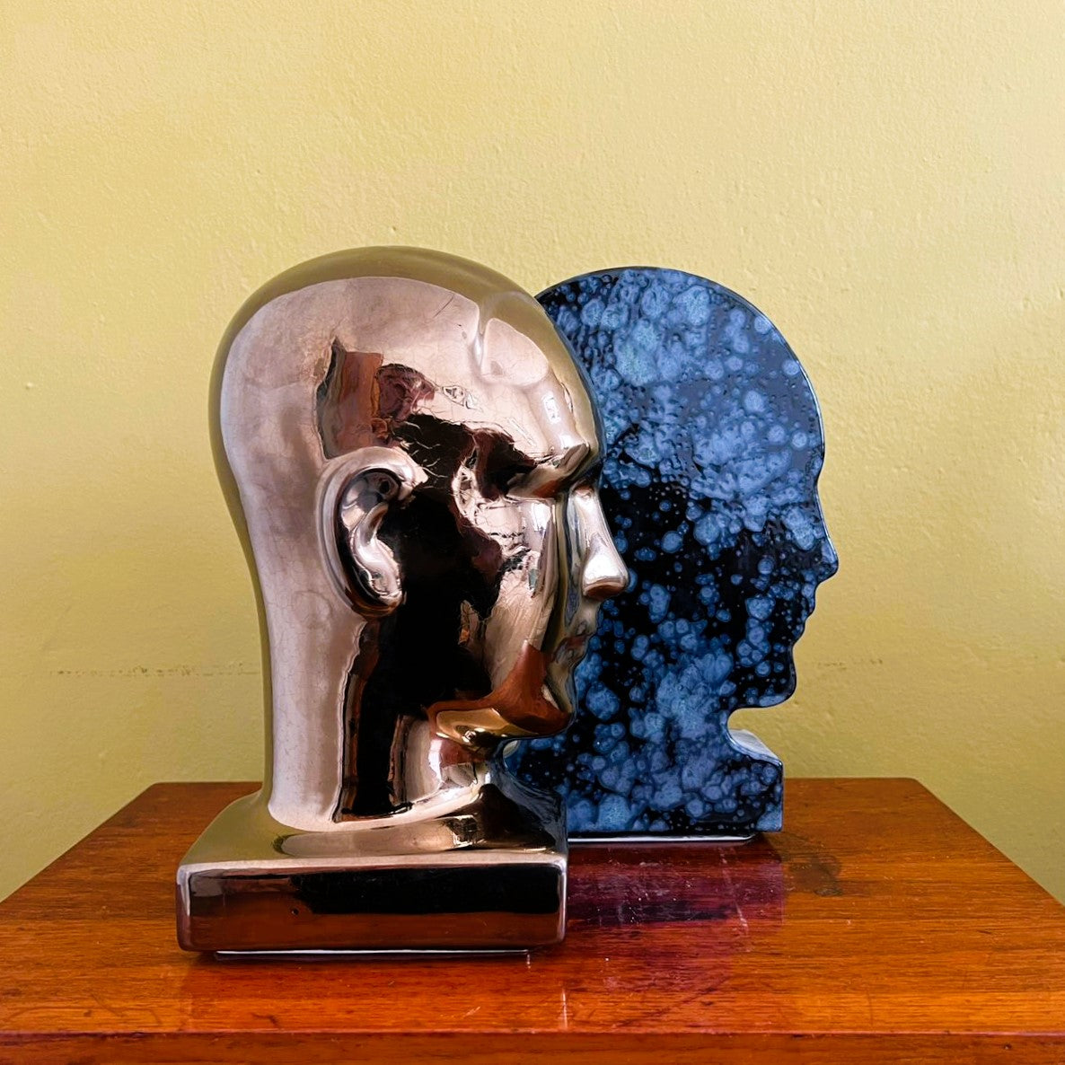 ARTIFICIAL INTELEGENCE BOOK ENDS - OBSIDIAN