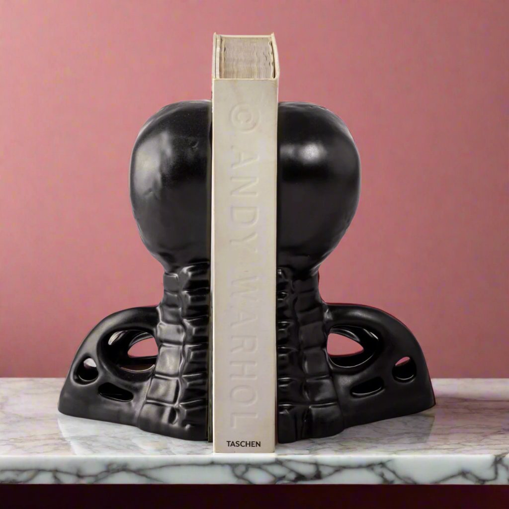 rialheim_cermics_bookends_humanskull_homedecor