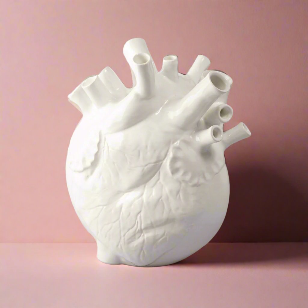 rialheim_ceramics_vase_gifts_heartvase_pottery