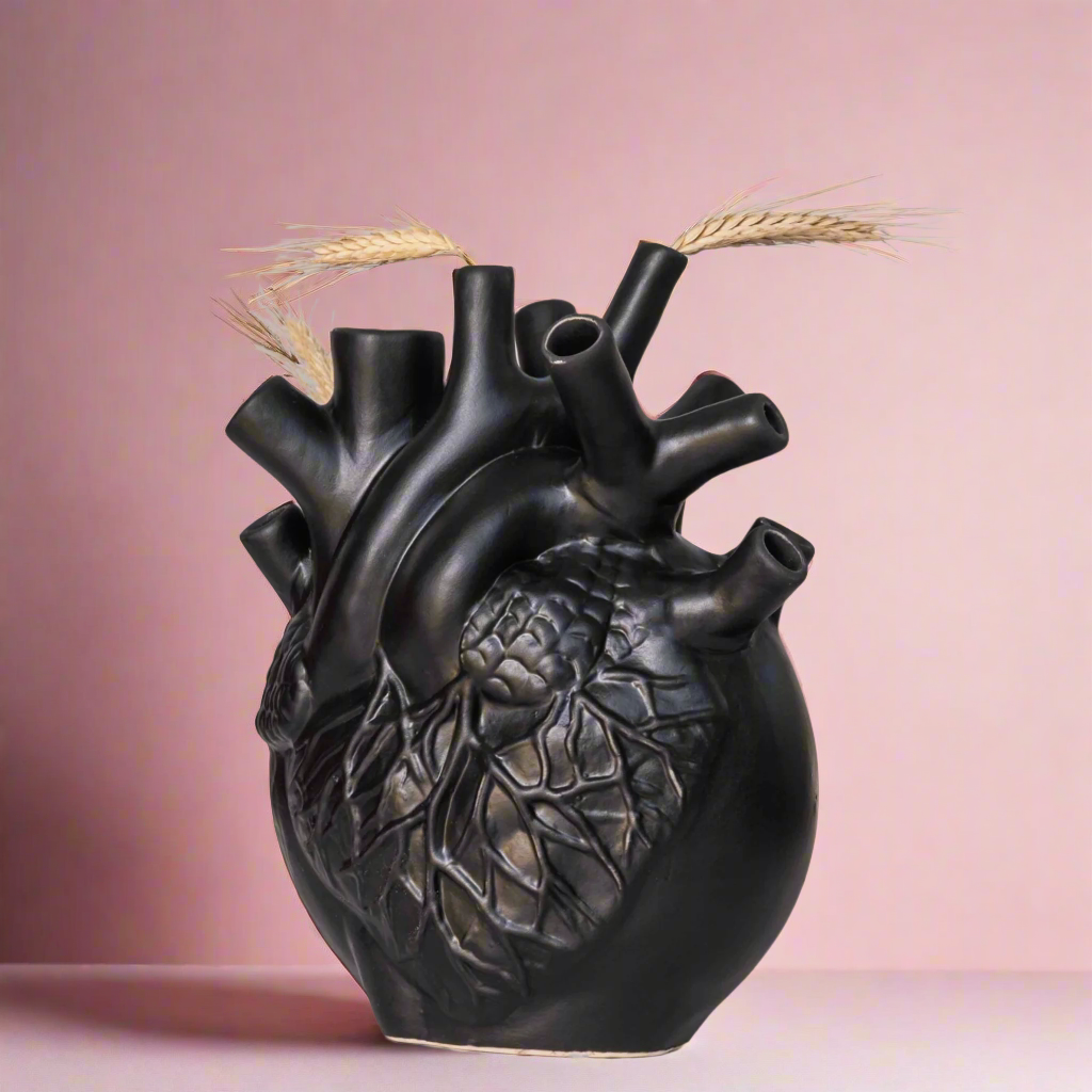 Rialheim_Pumping Love Heart Vase_Medium_ceramics_madeinsouthafrica