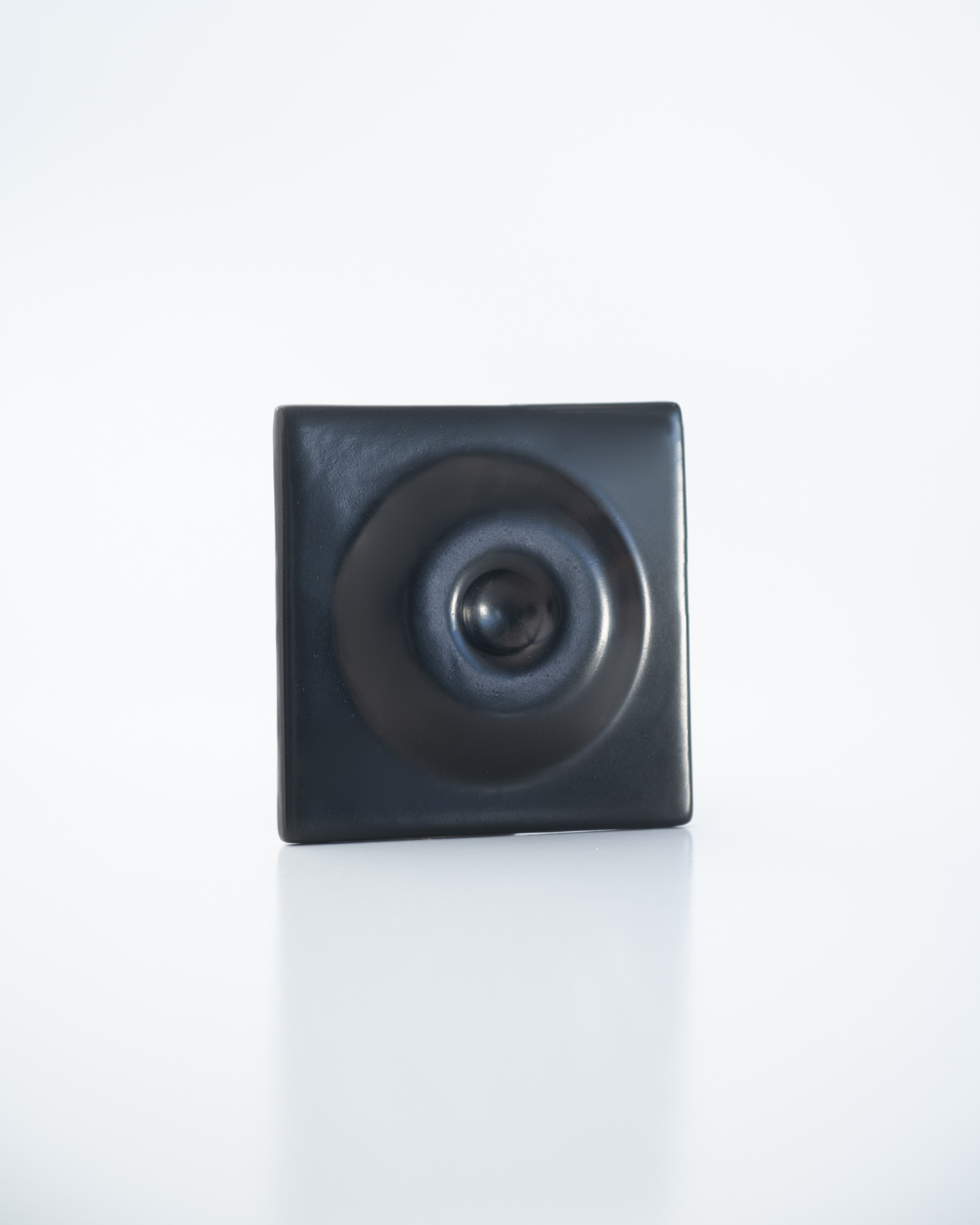 Target Tile in Black Ceramic 3D TIle 