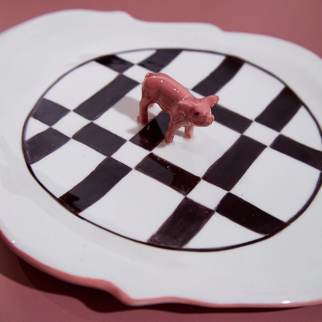 KAROO PLATE WITH PIGGIE-MULTI-HAND PAINTED-